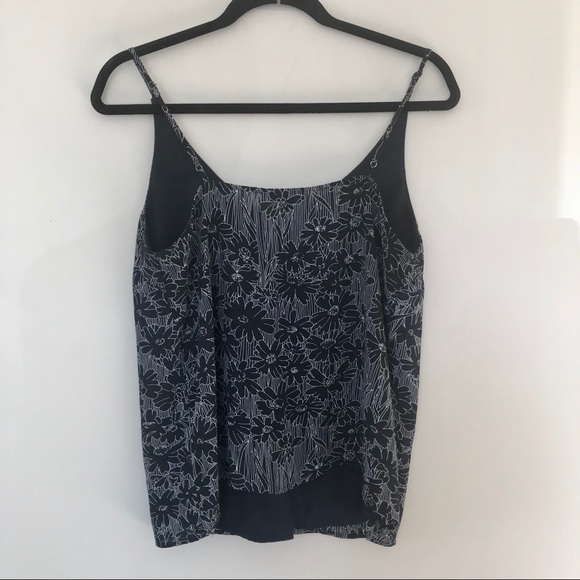 Banana Republic Navy & White Floral V Neck Tanktop - Picture 2 of 8